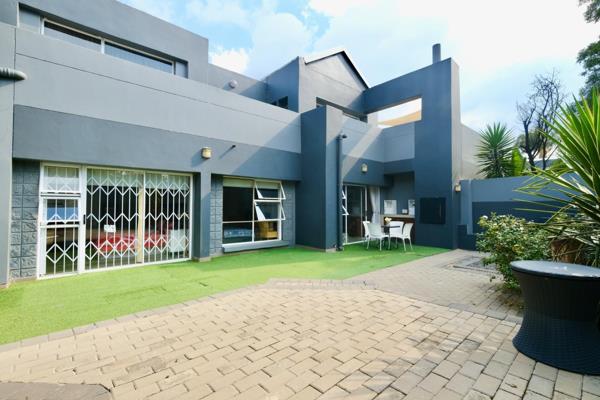 Spacious 2-Bedroom, 2-Bathroom Ground Floor Unit for Sale in Lakefield, Benoni

This charming ground-floor unit is located in a well-established and secure complex in Lakefield, Benoni, offering a comfortable and convenient ...