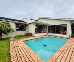 House for sale in Beacon Bay