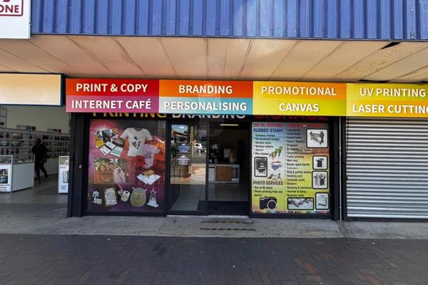 Situated in PRIME ALBERTON BUSINESS DISTRICT, this commercial property on a 977sm stand offers:
*2 Retail Outlets with kitchenettes and ...