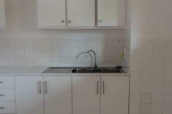 This beautiful newly renovated one bedroom apartment is in a secure complex, located within walking distance to town and schools. ...