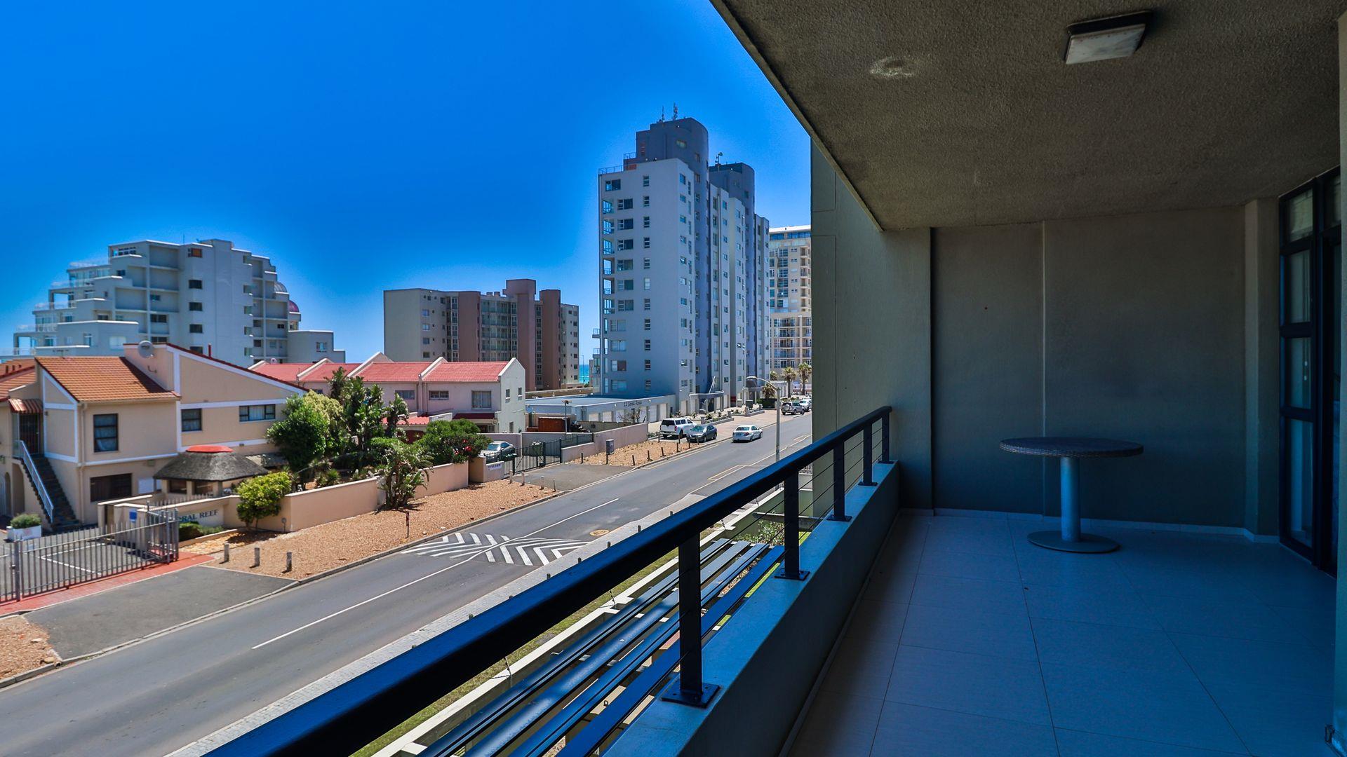 Photo of 2 Bedroom Apartment / flat to rent in Beachfront
