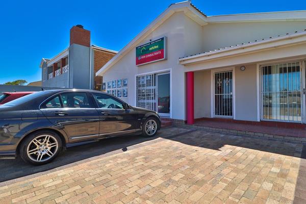 Prime Commercial Property for Rent - Ideal Location for Your Business!
Located at 246 Lower Gordon&#39;s Bay Road, this 68sm commercial ...