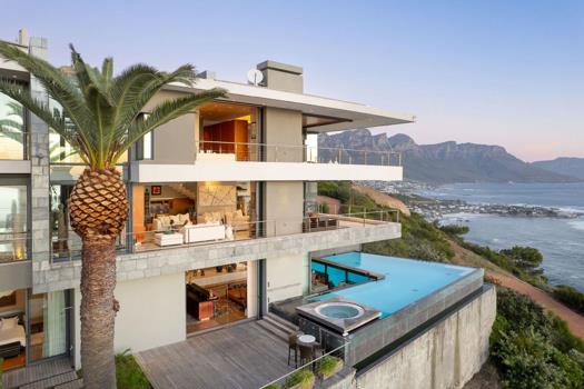 5 Bedroom House for sale in Bantry Bay