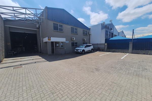 Rental @67 p/sqm gross (Ex Vat and Utilities) 

Warehouse size: 556sqm 

Key Features: ...