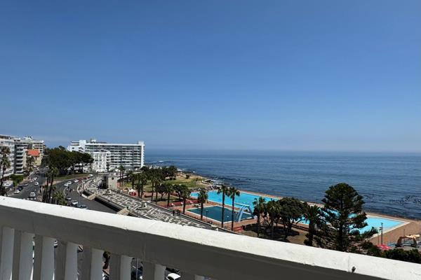 Exclusive apartment located in the sweet spot of Sea Point, right on the world renown Promenade, within walking distance to absolutely ...