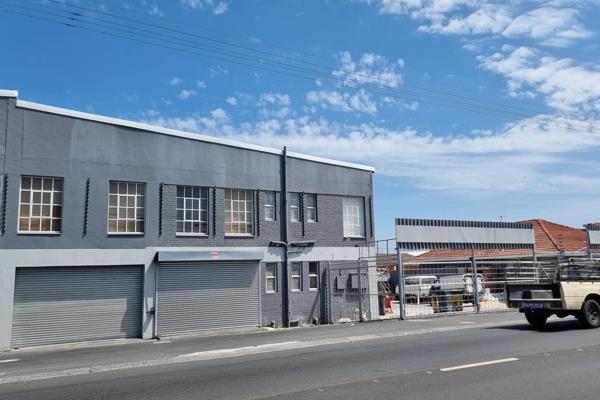 This 450sqm retail warehouse to let in Beaconvale offers a functional industrial space ...