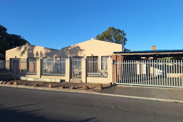 This spacious property in Protea Heights, Brackenfell, sits on a large corner plot with ...