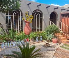 House for sale in Uitsig