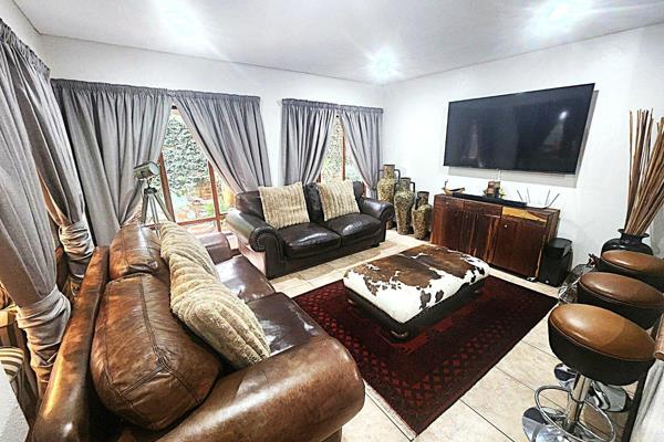 Beautiful secure Duplex nestled in Centurion Golf Estate

The property offers it&#39;s ...