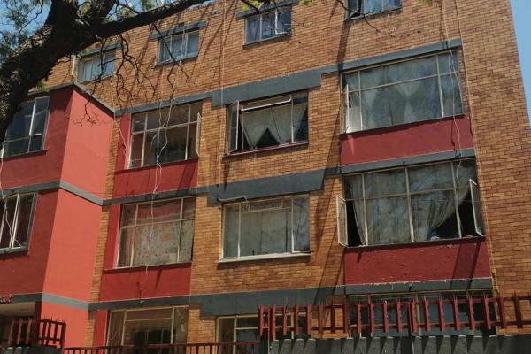 Residential building For Sale in Yeoville

Investment opportunity!!! Corner stand ...