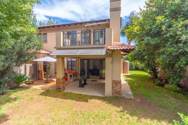 3 Bedrooms; MES with Balcony
Pajama Lounge Upstairs 
2.5 Bathrooms
Lounge
Dining Room
Kitchen 
Patio with built in braai
Double ...