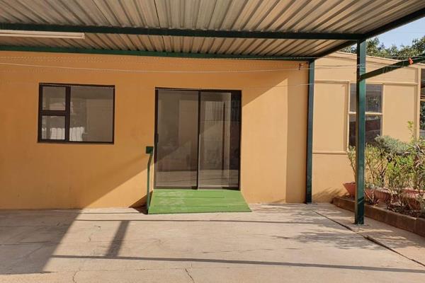 Charming Bachelor Flat for Rent – R5,400/Month
This lovely and affordable bachelor flat is now available for rent at R5,400 per month ...