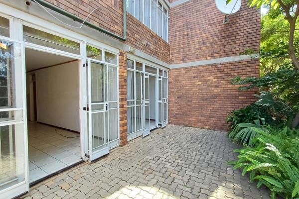 *Charming Ground Floor Corner Apartment in Secure Complex*

This fully tiled ...