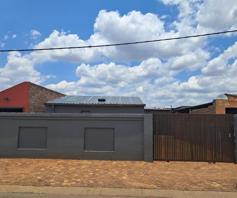 House for sale in Protea Glen