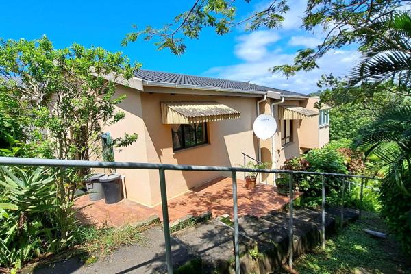 Situated in the secure and popular Leisuredene complex in Hibberdene, this ...