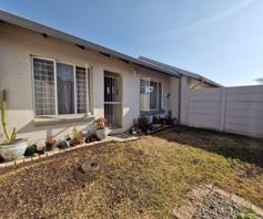 Townhouse for sale in Rooihuiskraal North