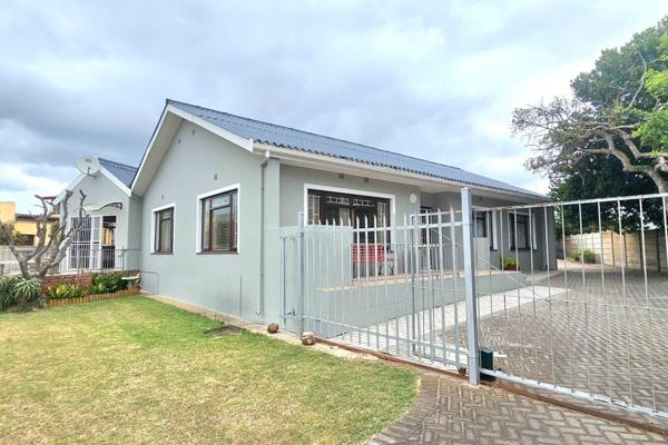 A very neat property being a 3 bedroom main home, a separate 2nd home (flat 1) and another separate flat (flat 2) all  sized at 340sq. ...