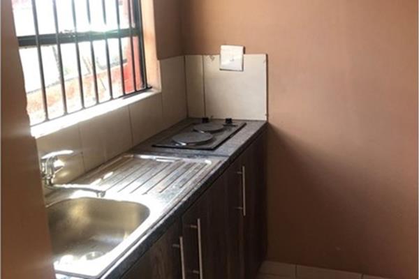 Welcome to your new home at the heart of Polokwane Ext 76, Limpopo! This modern 1-bedroom, 1-bathroom apartment is fresh to the rental ...