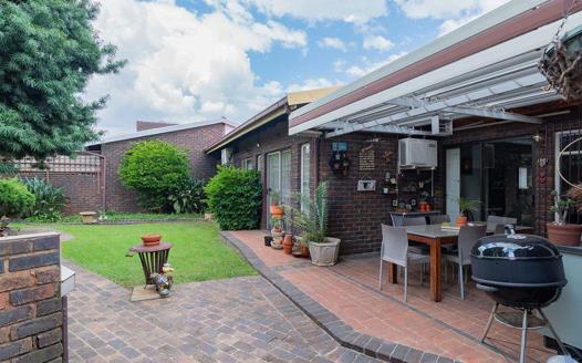 3 Bedroom House for sale in Brackenhurst