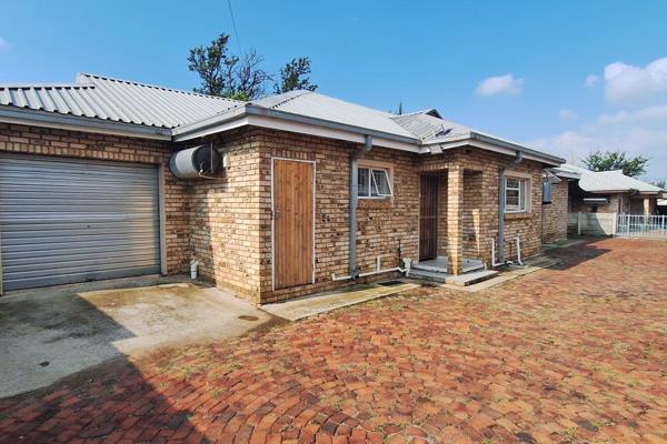 Spacious 3-Bedroom Townhouse in Potchefstroom South

** EXCLUSIVE MANDATE** 

This beautifully maintained 3-bedroom townhouse ...