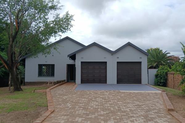 3 bedroom house available to rent in Die Heuwel 

Step into this beautifully renovated home, offering modern comfort and ample space. ...