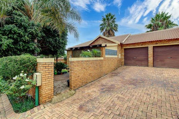 Welcome to this exquisite facebrick townhouse, a perfect blend of modern finishes ...