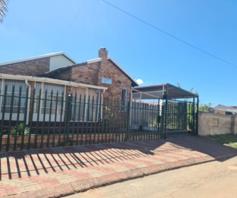 House for sale in Mohlakeng