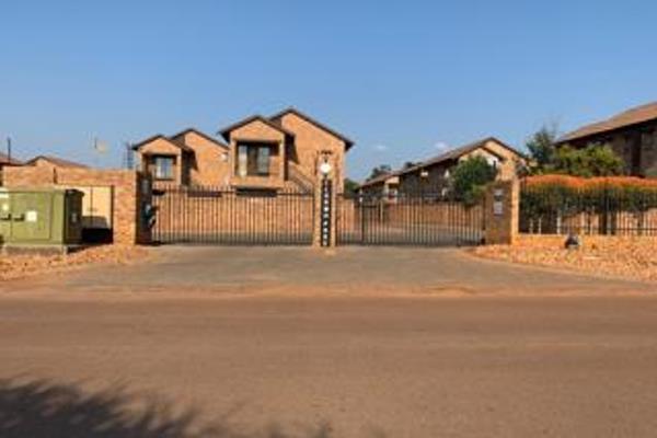 3 bedrooms fully fitted bedrooms, common bathroom, en-suit, family lounge, a classy modern kitchen, garden. braai area, 2 carports ...