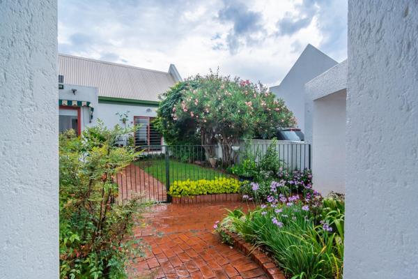 Owners asking R1 250 000.00 - considering offers above R 1 MILLION
Charming one bedroom ...