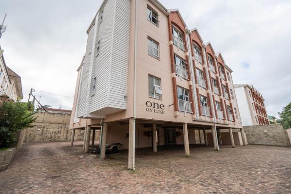 This spacious apartment is on the second floor of 3 on Luke Complex and is in the centre ...