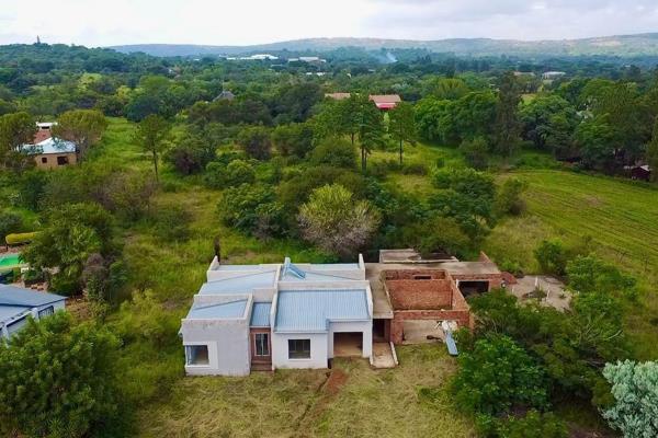 Partially built 6 bedroom 4 bathroom home on 5475m2 stand on auction in kameeldrift east, pretoria!

VENUE: 938 Sinagoge Road ...