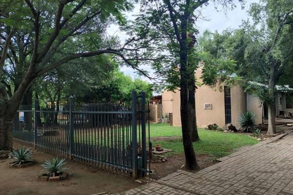 Spacious 4-Bedroom Home with a 2-Bedroom Flat, borehole, braai / swimming pool– Available to Rent from 1 April 2025!

Please note: ...