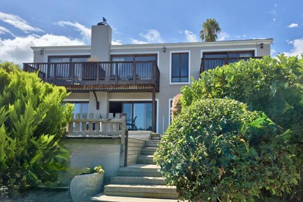 Prime Hill Street Home with Spectacular Knysna Lagoon Views

Located in the heart of ...