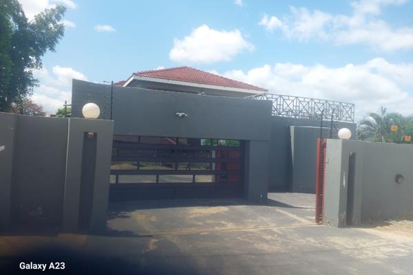 Double- storey House for sale in Nkowa-Nkowa Section B 

Property offers the following:
5 x Bedroom
1*Sitting Room
1*Dinning ...