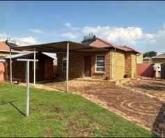 House for sale in Daveyton