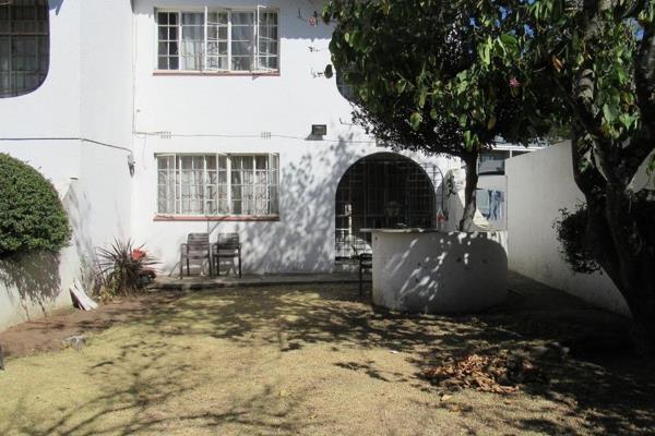 3 Bedroom Duplex for Sale in Kew, Johannesburg

Welcome home to this spacious, comfortable home, located in 2nd Avenue Kew

The complex ...