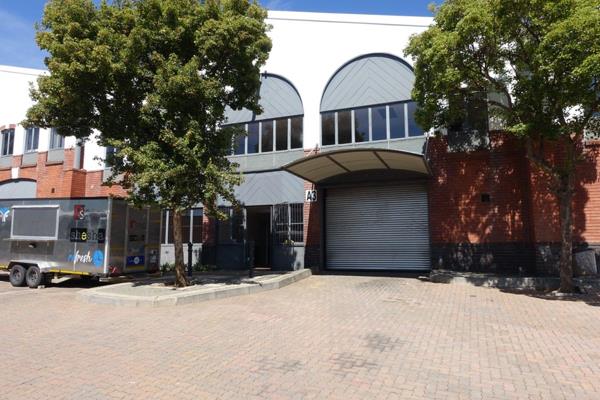 *Reduced Rental* Warehouse to let in Midrand!
Located in the heart of Randjespark, Midrand, this warehouse offers exceptional convenience and accessibility. With easy access to the N1 highway via the New Road off-ramp and ...