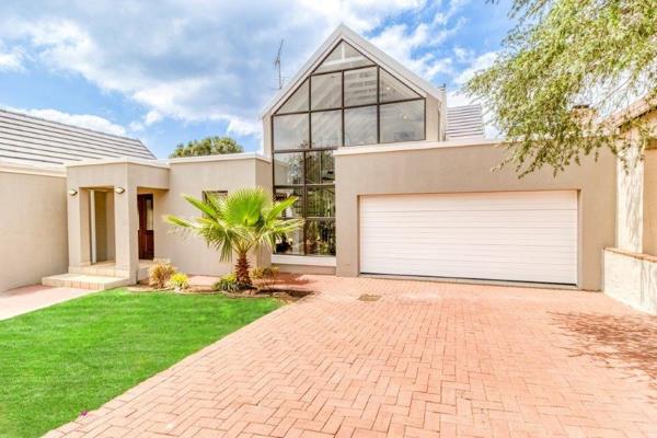 This lovely home is situated in the prestigious Waterford Estate in Maroeladal. 

The remarkable 3 bedroom home offers a sophisticated ...