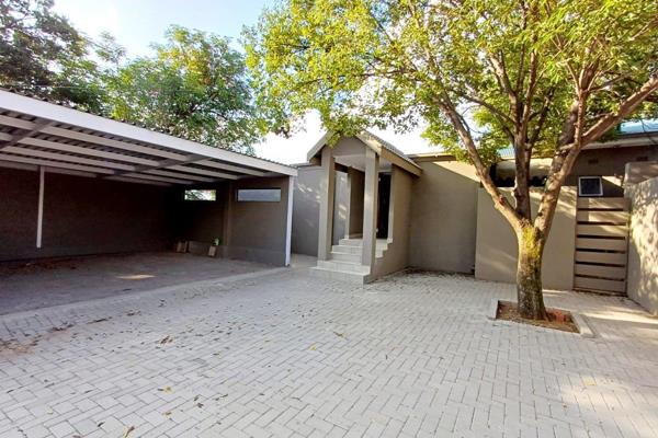 Spacious 3-Bedroom Duet for Sale in Prime Location - 119B Albrecht Street, Dan Pienaar, Bloemfontein.

Welcome to this beautifully ...