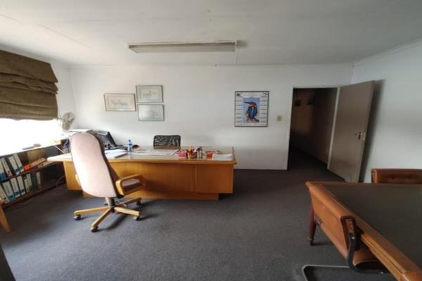 Prime Commercial Property for Rent

This well-maintained building offers a versatile space, ideal for offices and workshops. The ...