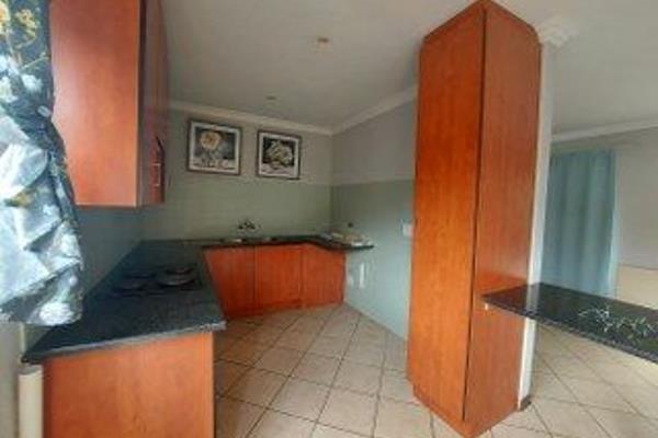 This Beautiful Apartment offers the following

.0.5 Bedroom with built in cupboards
.An Ensuite Bathroom with a bathtub
.Kitchen with ...