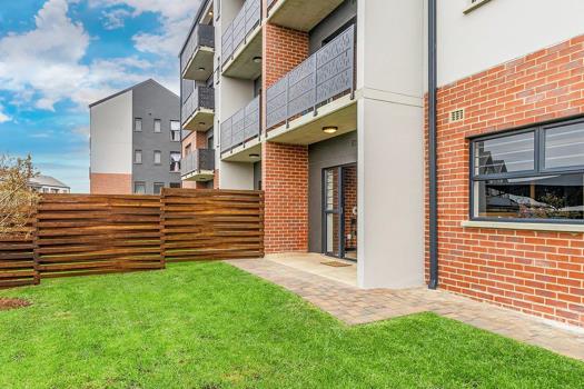 2 Bedroom Apartment / Flat to rent in Helderfontein Estate