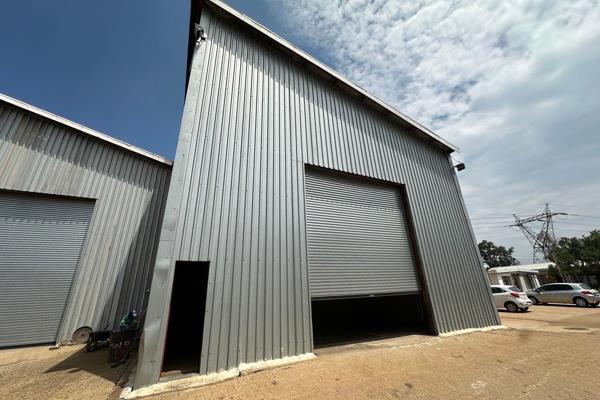 This industrial unit of 500 square meters is available for rent in Apex, ideally located ...