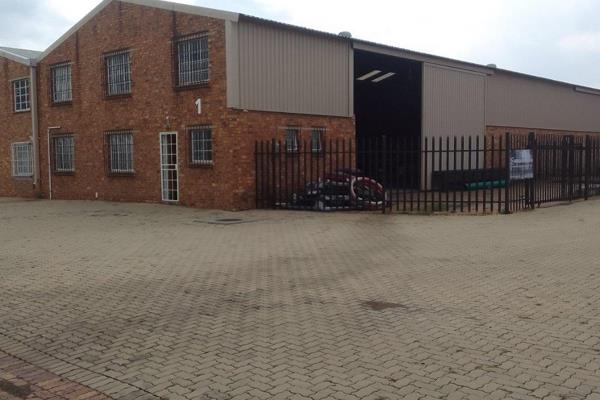 300m&#178; Neat factory /warehouse with small yard To Let in clean business Park Dunswart Boksburg. This unit has one big roll-up door ...