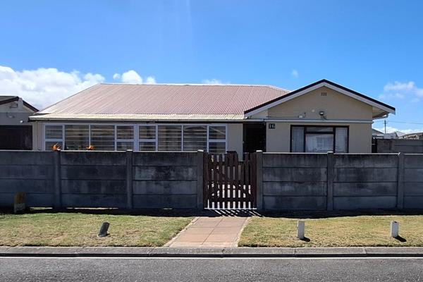 Are you looking for a fixer upper or a  home to accommodate the extended family? Perhaps you want to build separate entrances for extra ...