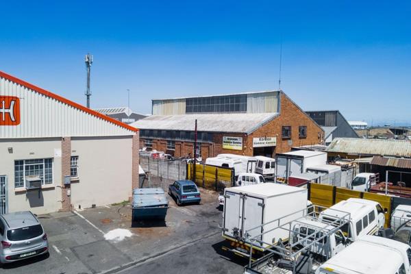 Discover an exceptional industrial property for sale in the bustling Brackenfell Industrial area, ideal for a variety of business ...