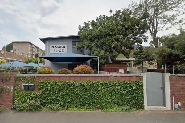 Situated on Rosmead Avenue in Kenilworth, this apartment offers an unbeatable location with easy access to both the M3 and M5 highways. ...