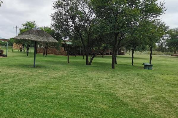 Fest your Eyes upon this Breathtaking piece of Bush Field in the Heart of the Free State, with each aspect of Peaceful Silence and ...