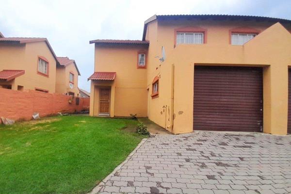 This lovely tiled roof townhouse is situated in a security complex providing you with peace of mind.

This Duplex townhouse offers
2 ...