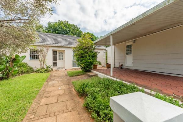 Umhlanga manors!
A rare find and simply stunning!  You will not be disappointed with this gem, before you even enter the front gate!  A ...